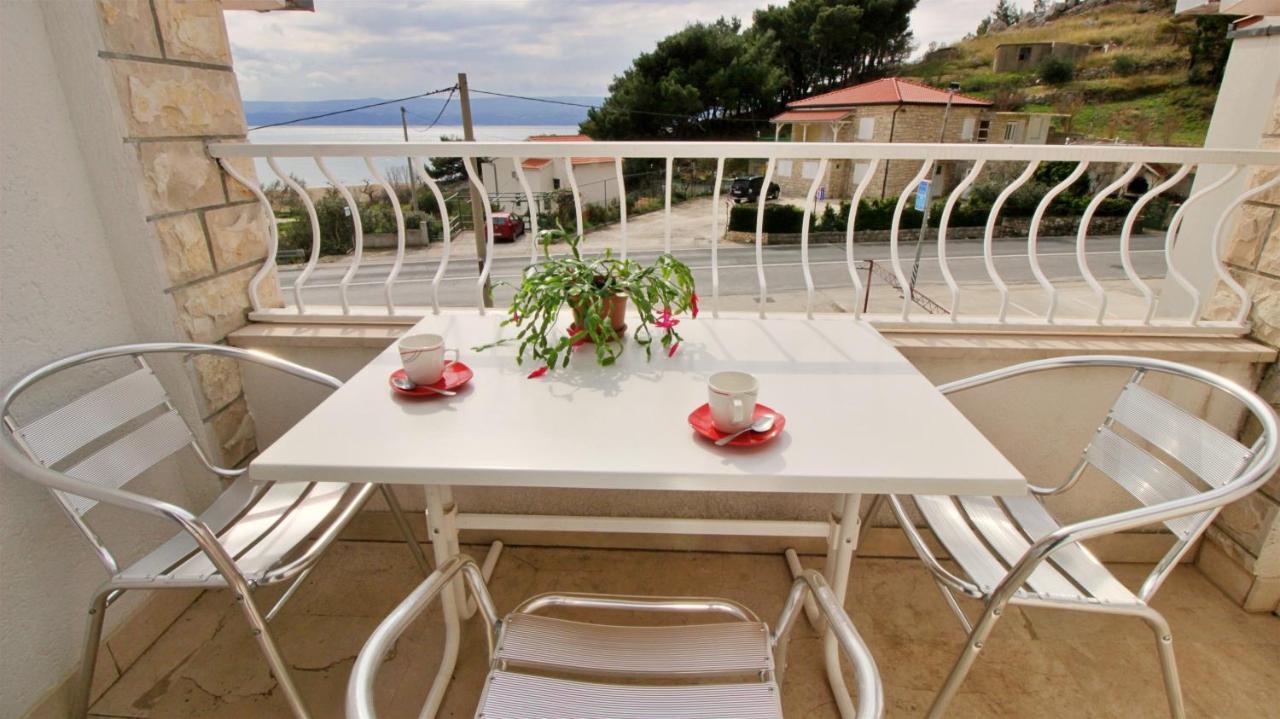 Apartments Slado Omis Exterior photo