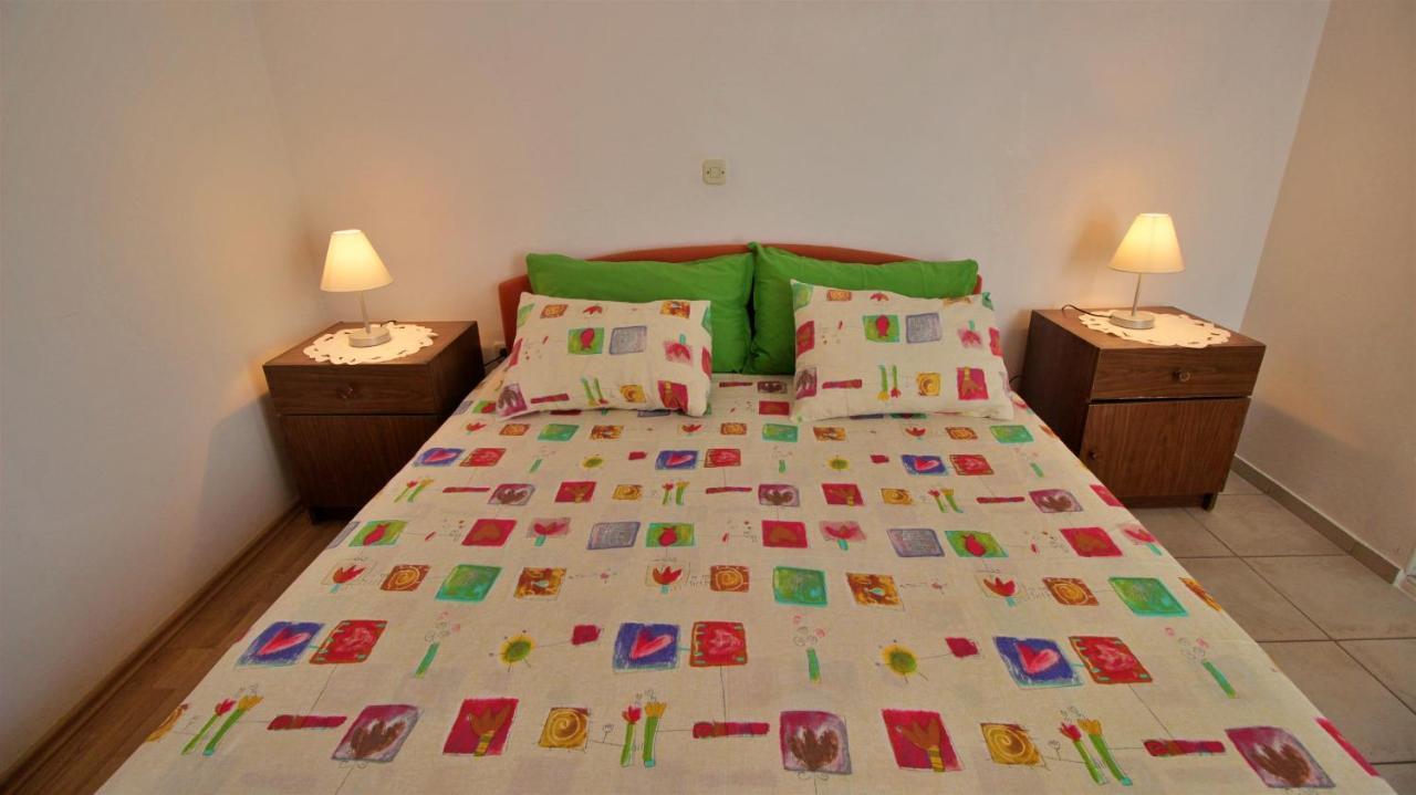Apartments Slado Omis Exterior photo